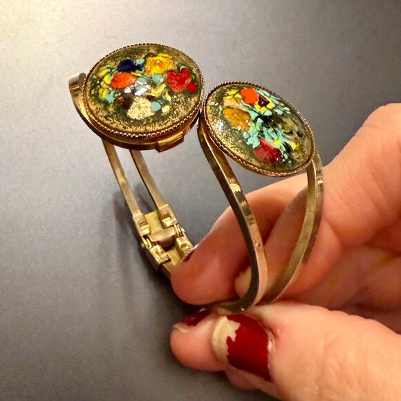 Vintage Jewelry - Vintage Gold Tone Painted Cuff Bracelet